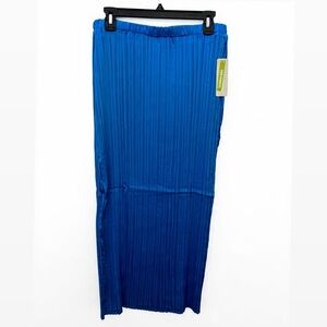SUNNY LEIGH SIZE MEDIUM PLEATED SKIRT IN COBALT BLUE
